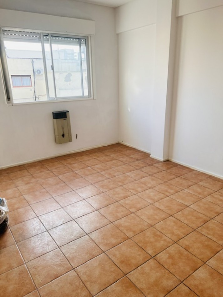 ¡¡Amplio 2 ambientes en la mejor zona de Villa Urquiza!! Muy luminoso.