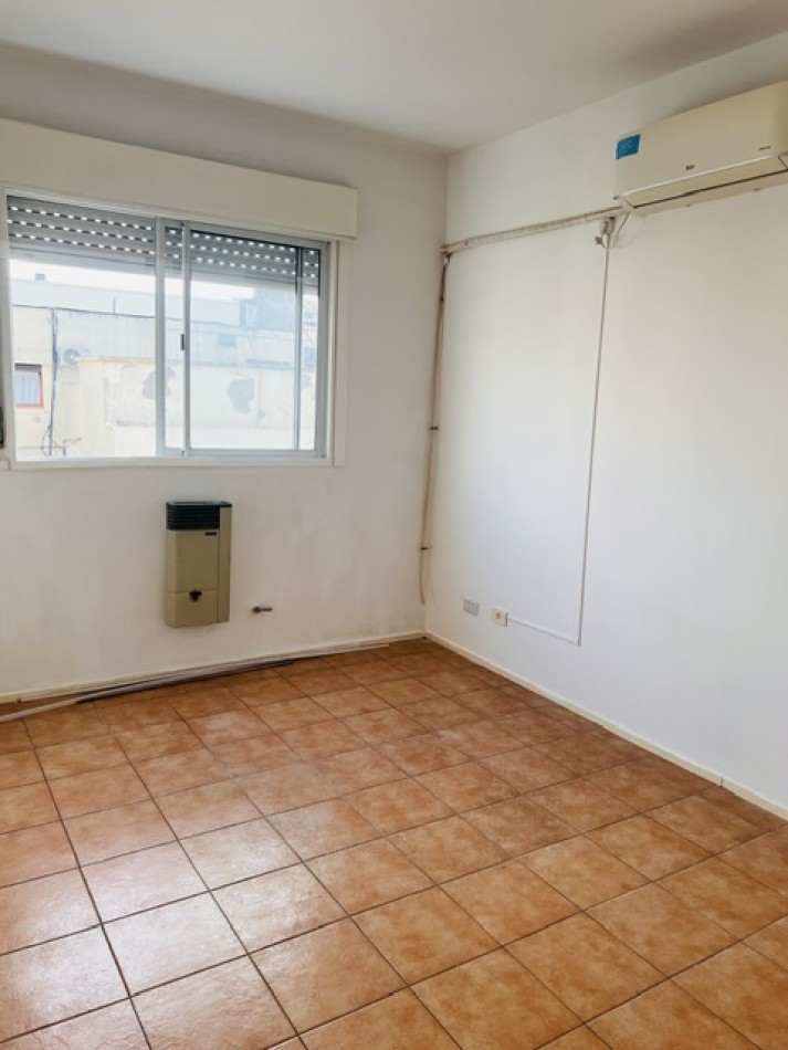 ¡¡Amplio 2 ambientes en la mejor zona de Villa Urquiza!! Muy luminoso.
