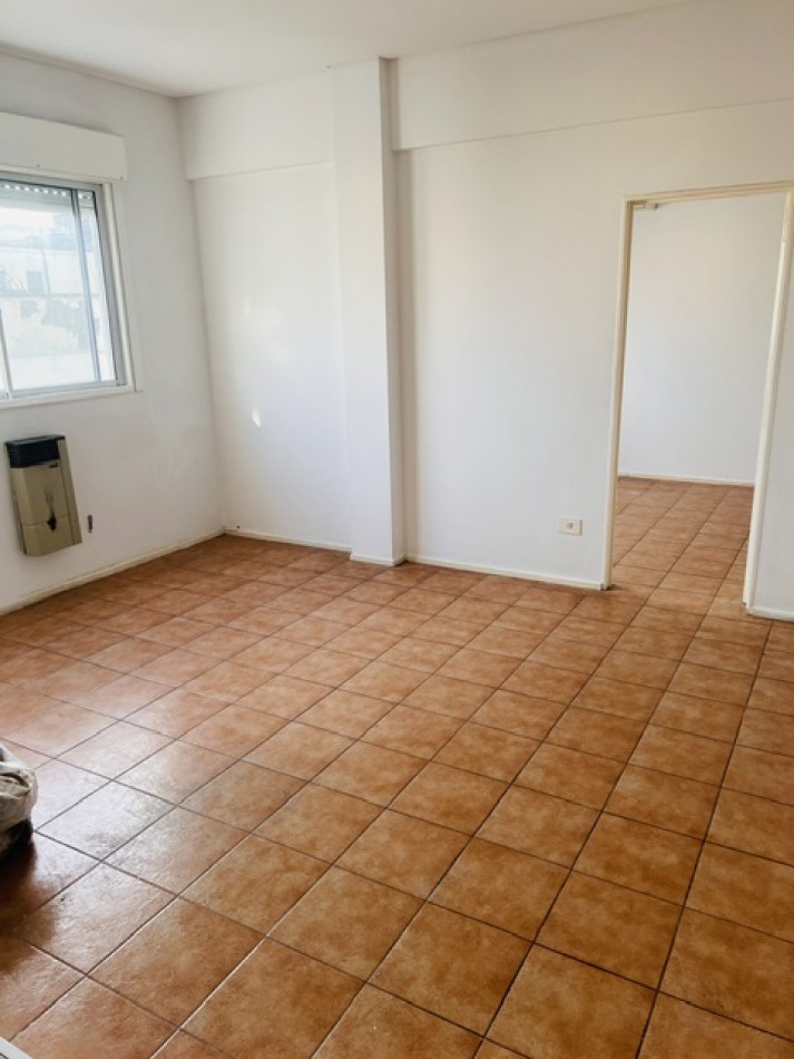 ¡¡Amplio 2 ambientes en la mejor zona de Villa Urquiza!! Muy luminoso.
