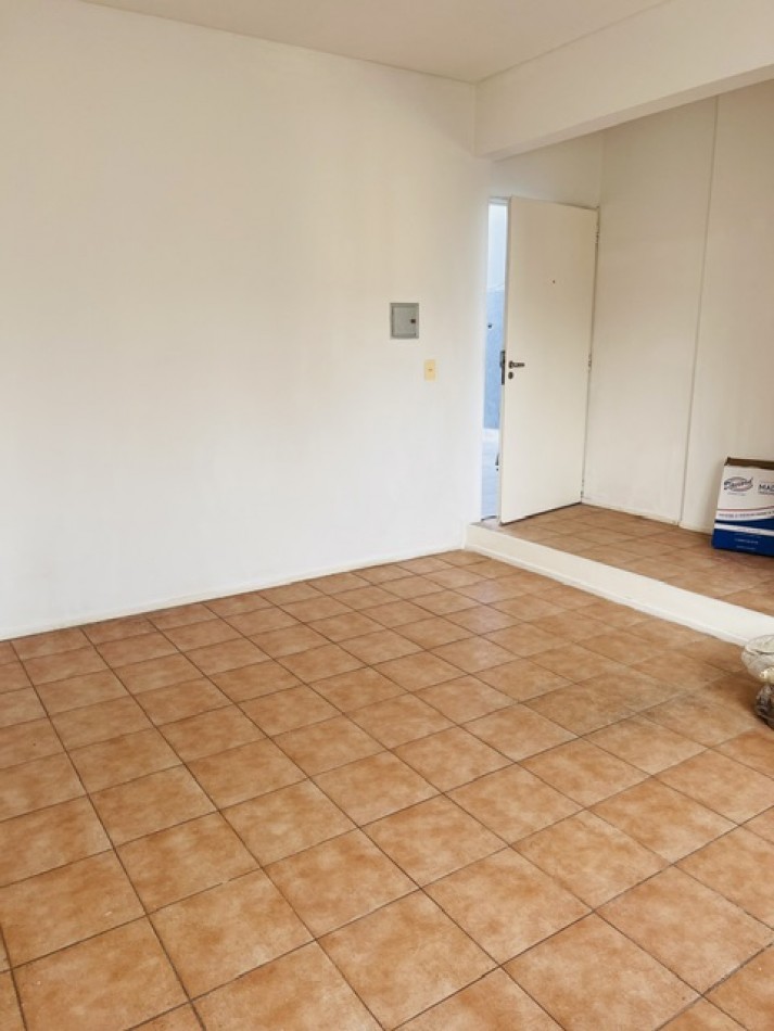 ¡¡Amplio 2 ambientes en la mejor zona de Villa Urquiza!! Muy luminoso.