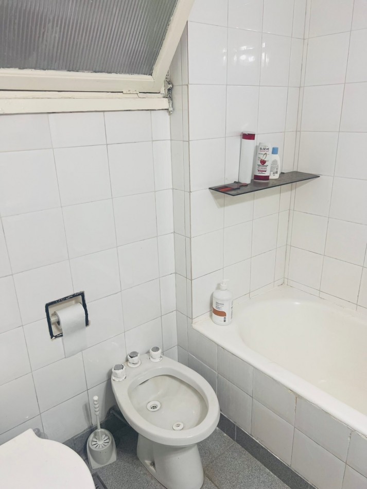 Depto de 2 ambientes en alquiler al frente en excelente ubicacion!