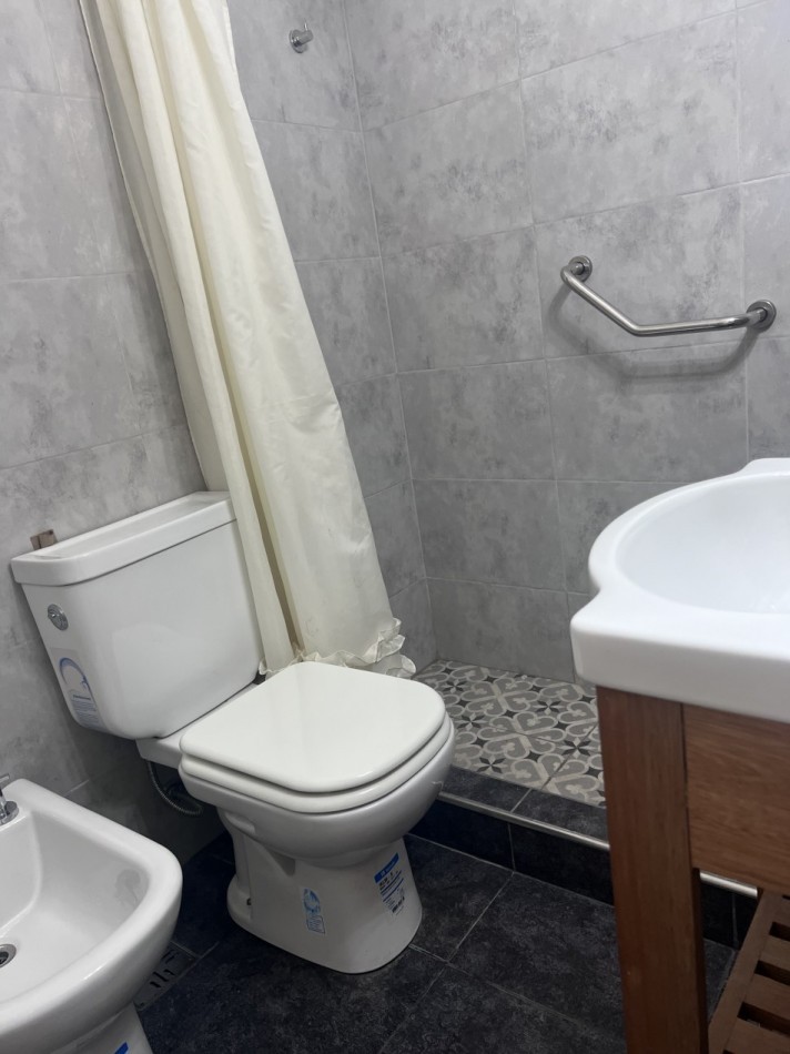 ¡SEMIPISO DE 3 AMPLIOS AMBIENTES EN EXCELENTE UBICACION!