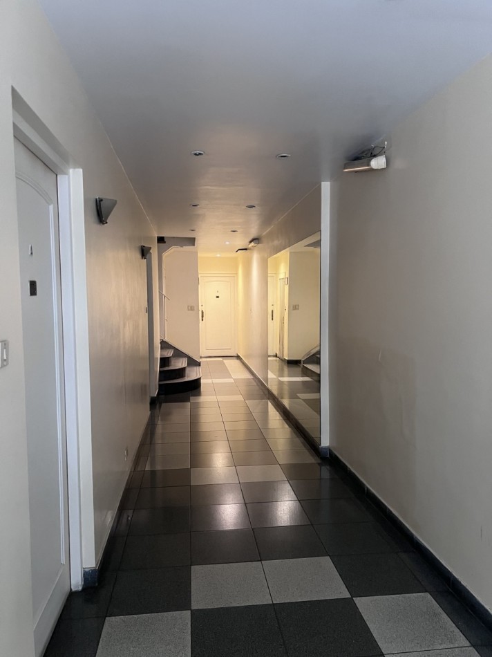 ¡SEMIPISO DE 3 AMPLIOS AMBIENTES EN EXCELENTE UBICACION!